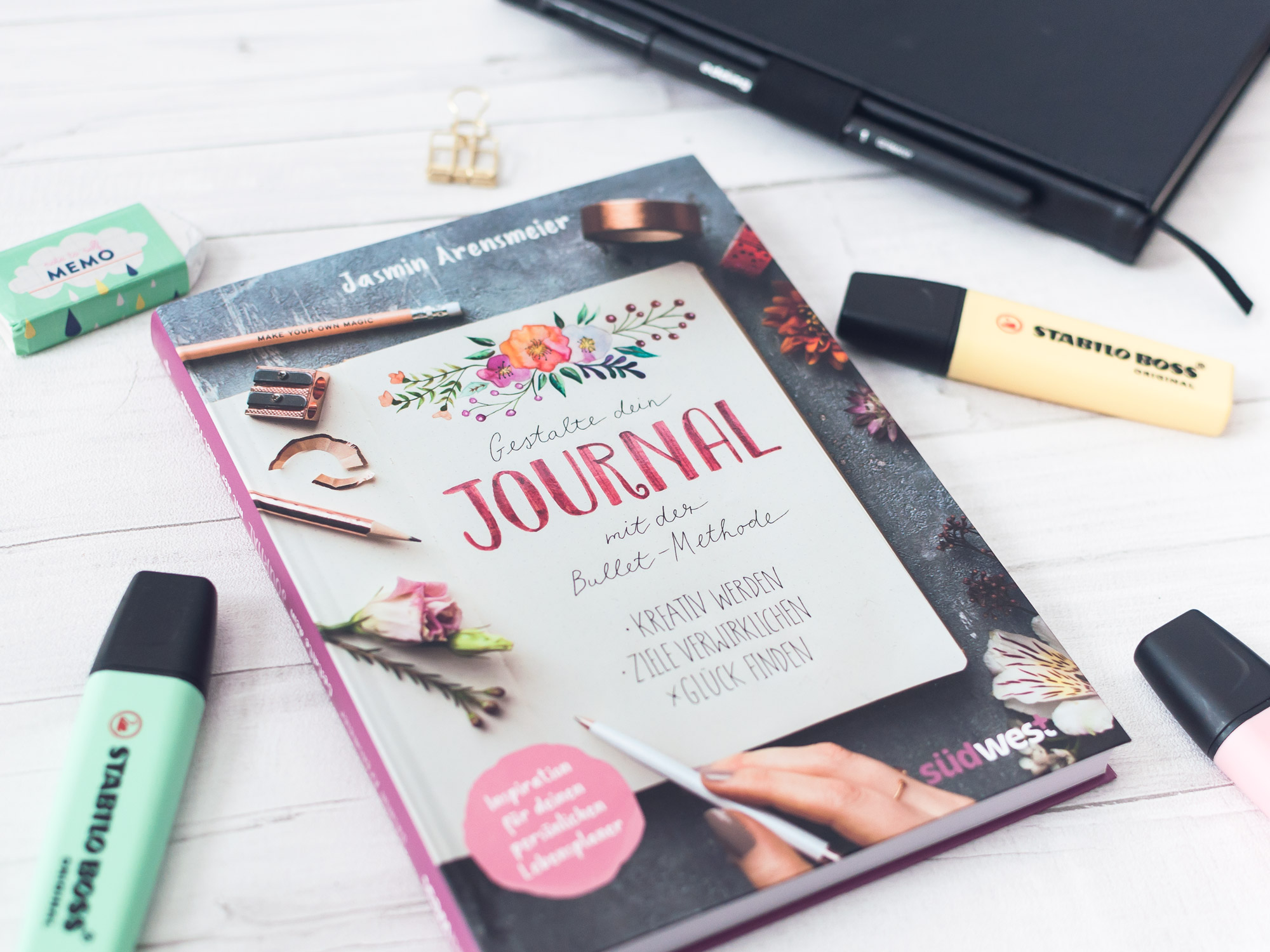 "Gestalte dein Journal mit der Bullet Methode" von Jasmin Arensmeier. Südwest Verlag. Ideen und Anleitungen für dein #bulletjournal #anleitung #anfänger #ideen #inspiration #bujo #layout #setup #monatsseiten #übersicht