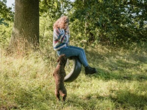 Lerne 30+ großartige Wege kennen, wie du als introvertierte Person deine Energiereserven auftankst – und zwar ehe es zu spät ist und du deine Kraft verlierst!