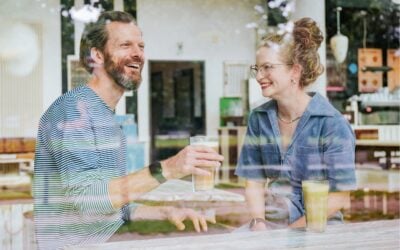 Bin ich ambivertiert? 10 Anzeichen, dass du weder „intro“ noch „extro“ bist